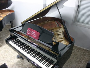 PIANO KAWAI RX2