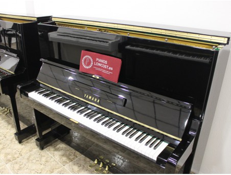 Piano Vertical Yamaha U5. Nº Serie 1.000.000-1.300.000. Con Pedal sostenuto. TRANSP. GRATUITO.