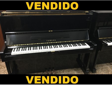 Piano Vertical Yamaha U1, U1M. Nº Serie 3.273.000 Revisado. Negro. 121cm. TRANSPORTE GRATUITO.
