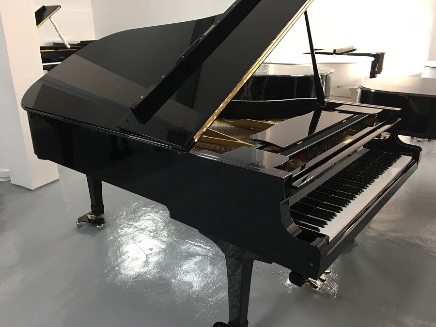 Piano de cola de segunda mano Yamaha C7 de 227cm, restaurado renovado