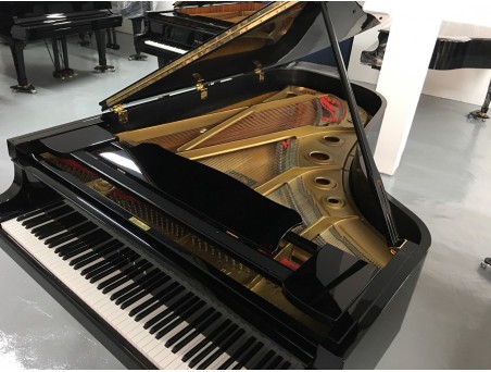 Piano cola Yamaha C7. 227cm. Nº serie 2.500.000-3.000.000. Negro. TRANSPORTE GRATUITO.