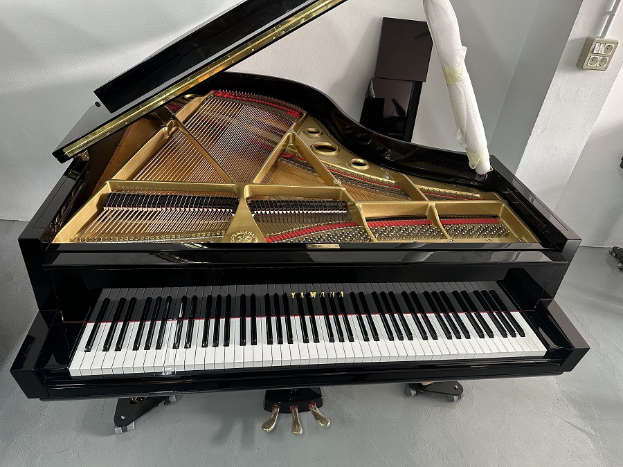 Piano Yamaha Japonés modelo G2 – Importadora de Pianos