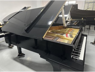 PIANO DE COLA KAWAI TAMAÑO DE MEDIACOLA