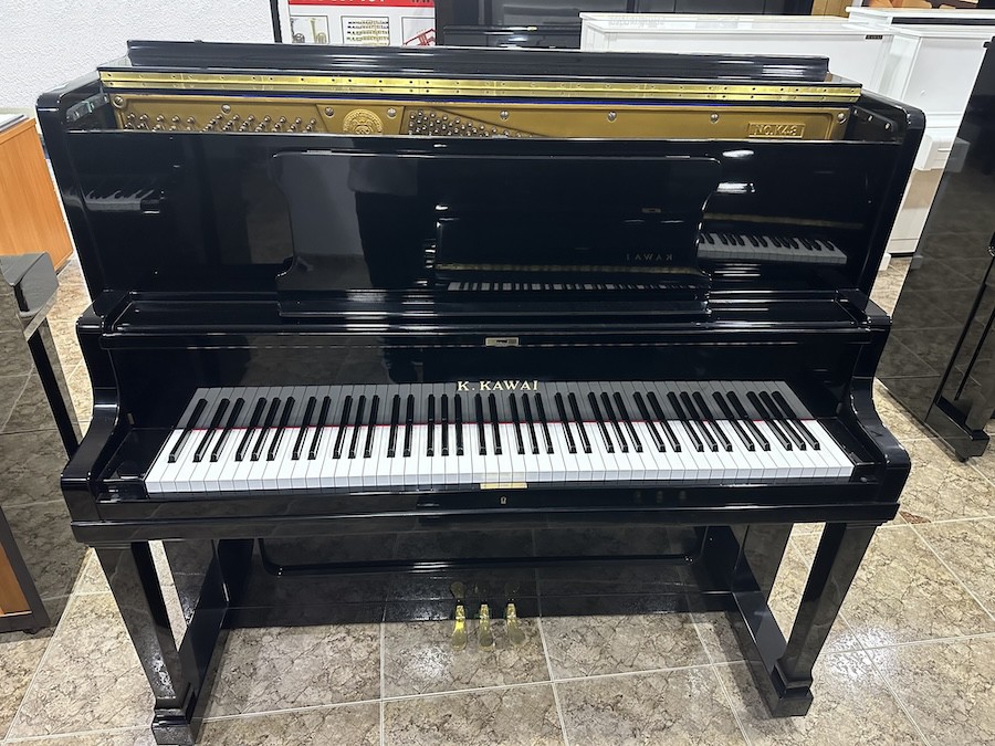 Piano vertical Kawai