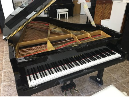 Piano cola Yamaha C3. 186cm. Nº serie 1.000.000-1.500.000. Negro.  TRANSPORTE GRATUITO.