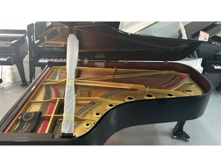 Piano cola Kawai KG6C 220cm. Nº serie 1.000.000-1.500.000. Negro. TRANSPORTE GRATUITO.