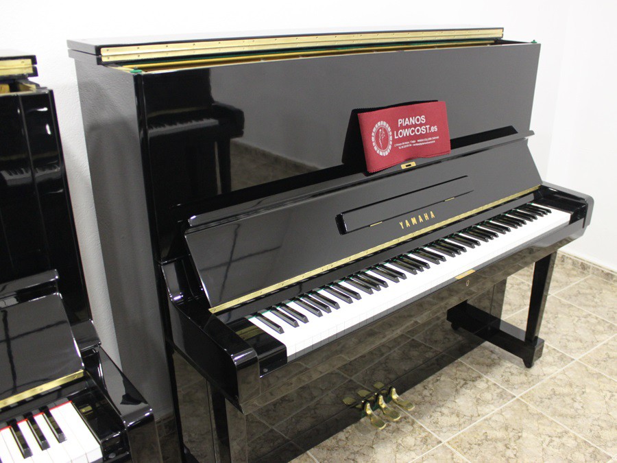 piano vertical u3